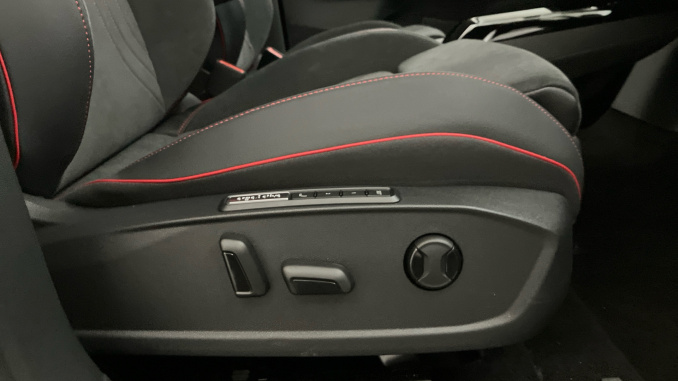 Volkswagen ID.4 250kW 4MOTION GTX Edition 79kWh 5dr Auto Electric Estate - Image 23